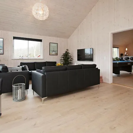 Prázdninový dům 18 Person Holiday In H Jby Højby