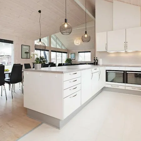 18 Person Holiday In H Jby Højby